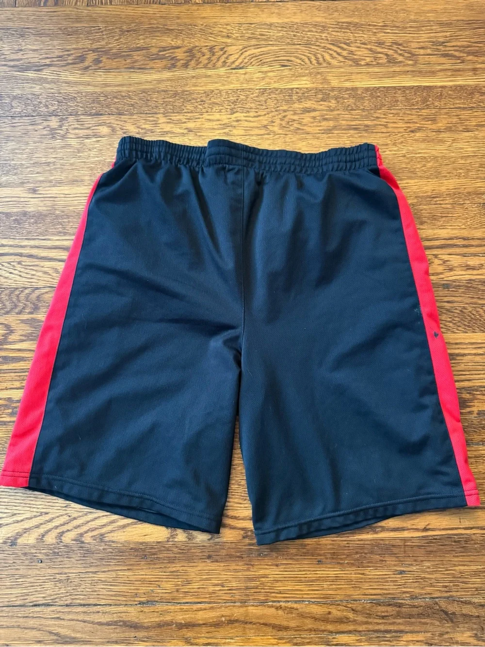 CINCINNATI REDS Nike Black & Red Athletic Shorts